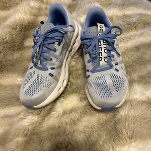 On women’s cloudsurfer running shoes